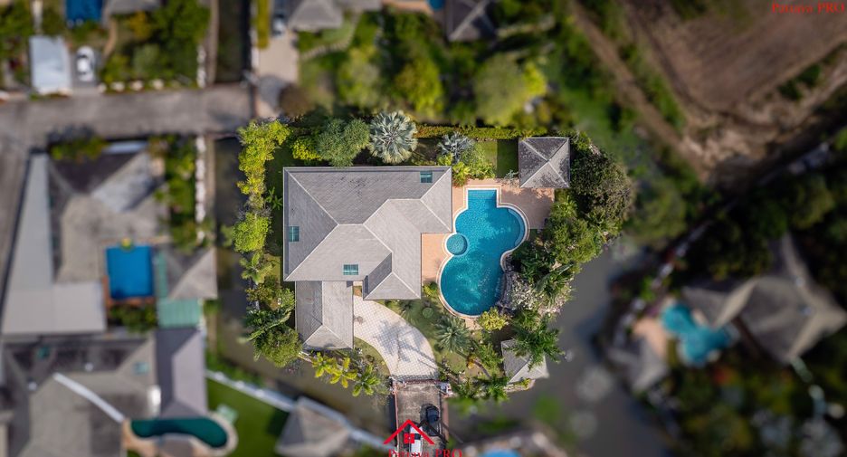 For sale 5 bedrooms house in Huay Yai, Pattaya