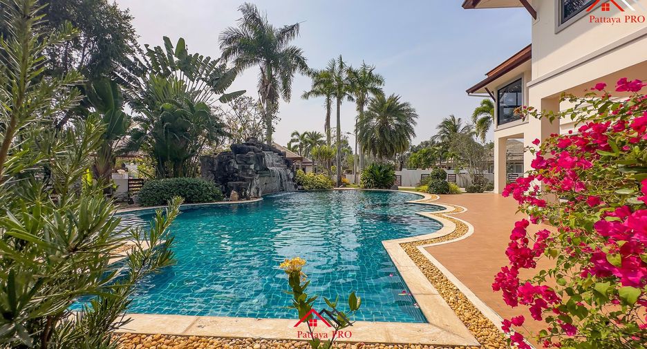 For sale 5 bedrooms house in Huay Yai, Pattaya