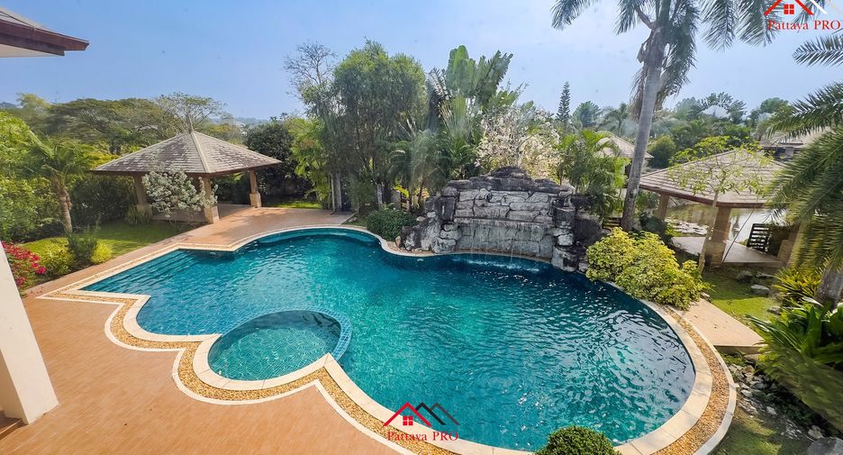 For sale 5 bedrooms house in Huay Yai, Pattaya