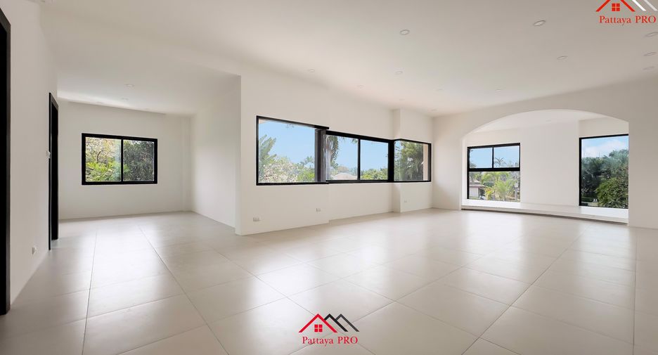 For sale 5 bedrooms house in Huay Yai, Pattaya
