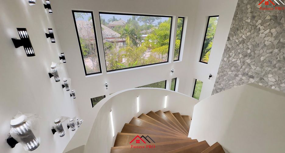 For sale 5 bedrooms house in Huay Yai, Pattaya