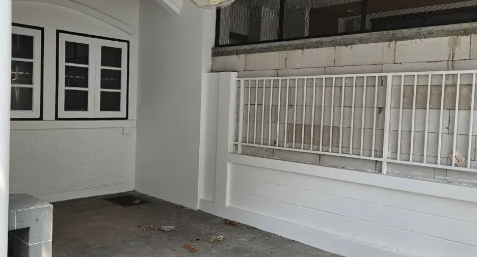 For rent 3 bedrooms townhouse in Chatuchak, Bangkok