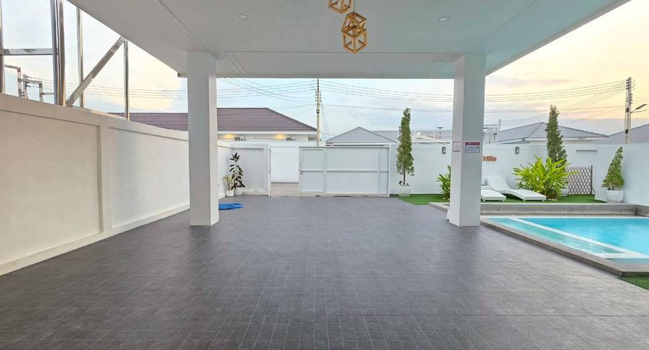 Casa en venta de 5 habitaciones en Bang Lamung, Chonburi
