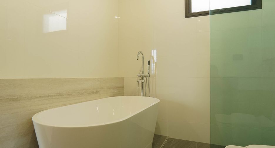 Haus zum Kauf mit 4 Zimmer in Bang Lamung, Chonburi