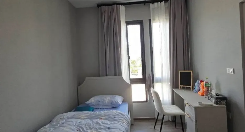 Casa en alquiler de 3 habitaciones en Bang Phli, Samut Prakan
