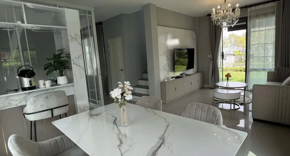 Casa en alquiler de 3 habitaciones en Bang Phli, Samut Prakan