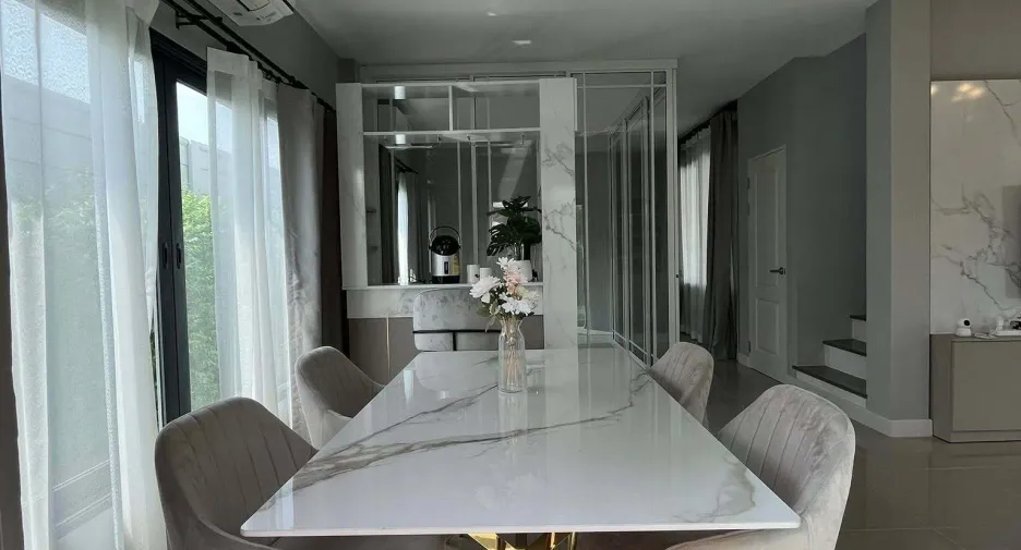 Casa en alquiler de 3 habitaciones en Bang Phli, Samut Prakan