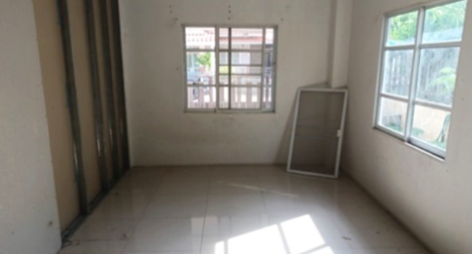 À vendre 3 chambres maison à Pluak Daeng, Rayong