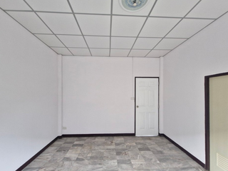 À vendre 1 chambre maison à Klaeng, Rayong