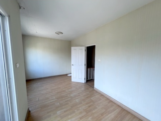Casa adosada en venta de 3 habitaciones en Bang Phli, Samut Prakan
