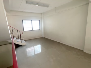 For sale 1 bed retail Space in Lam Luk Ka, Pathum Thani