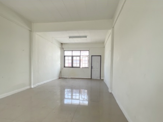For sale 1 bed retail Space in Lam Luk Ka, Pathum Thani
