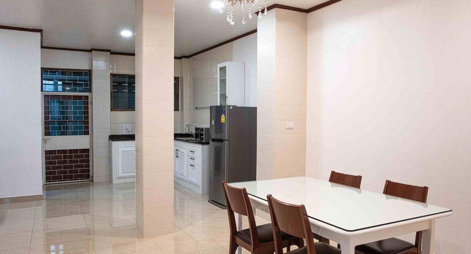 ให้เช่า 3 ห้องนอน ทาวน์เฮ้าส์ ใน คลองเตย, กรุงเทพฯ
