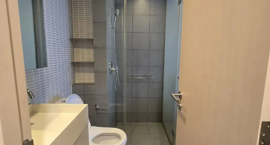 For rent 1 bed condo in Phaya Thai, Bangkok