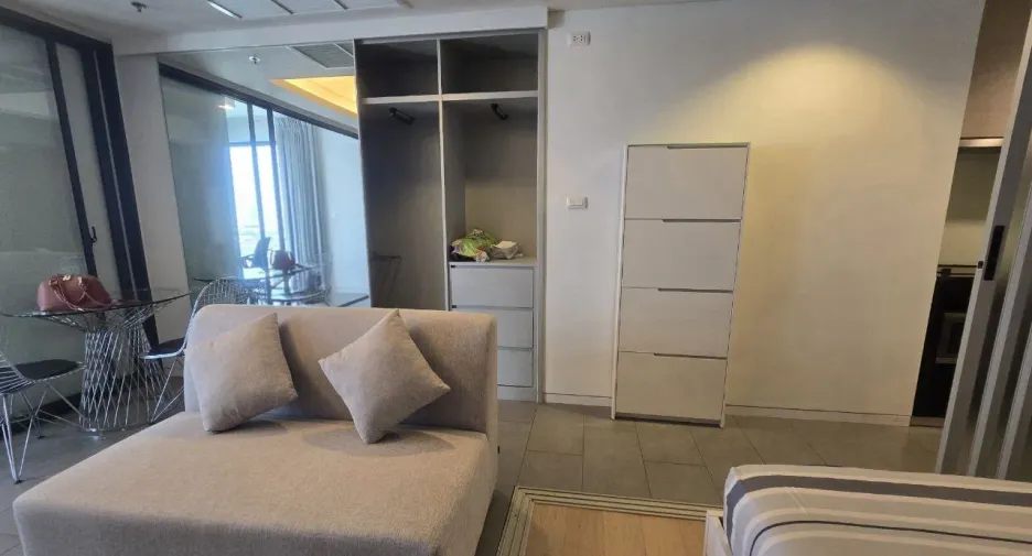 For rent 1 bed condo in Phaya Thai, Bangkok