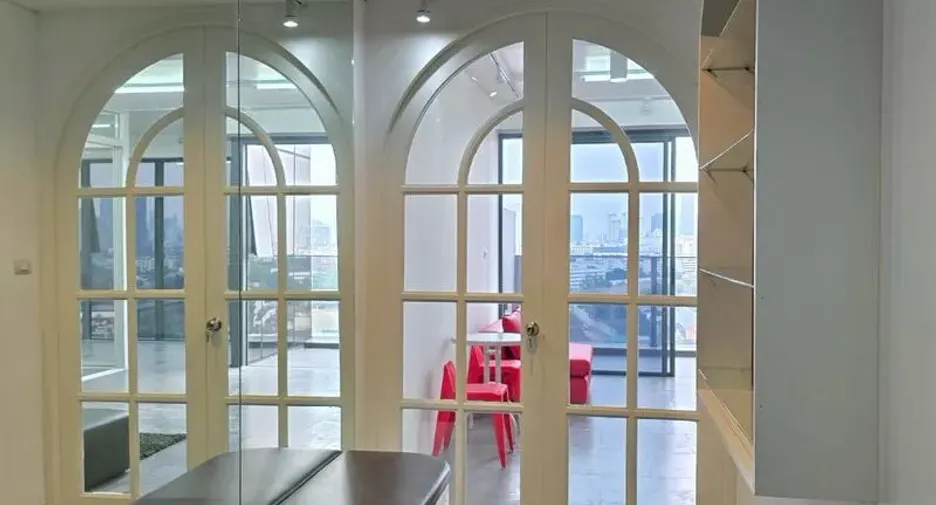For rent 2 bedrooms condo in Phaya Thai, Bangkok
