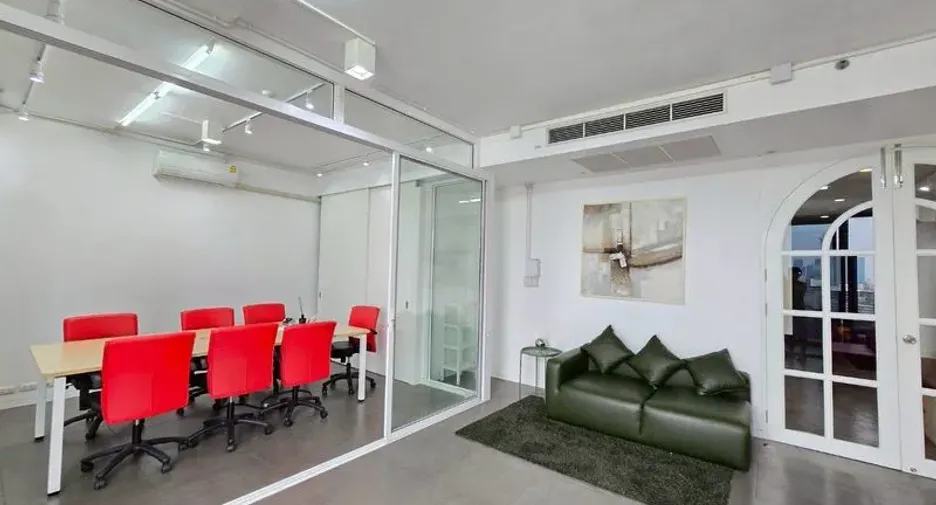 For rent 2 bedrooms condo in Phaya Thai, Bangkok