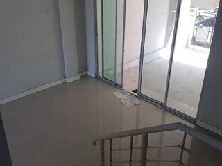For sale and for rent 4 bedrooms retail Space in Lat Krabang, Bangkok