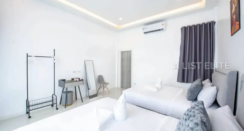 Casa en alquiler de 5 habitaciones en Bang Lamung, Chonburi