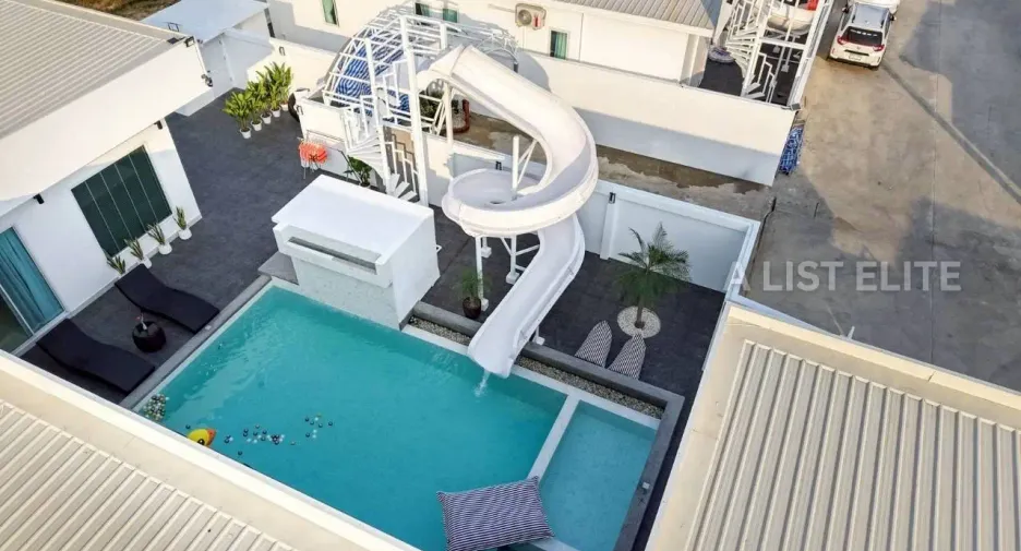 Casa en alquiler de 5 habitaciones en Bang Lamung, Chonburi