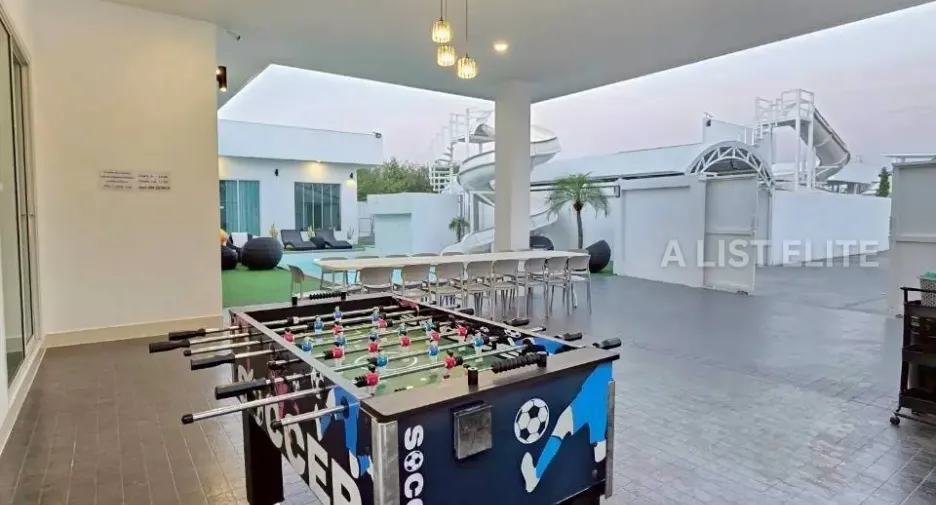 Casa en alquiler de 5 habitaciones en Bang Lamung, Chonburi