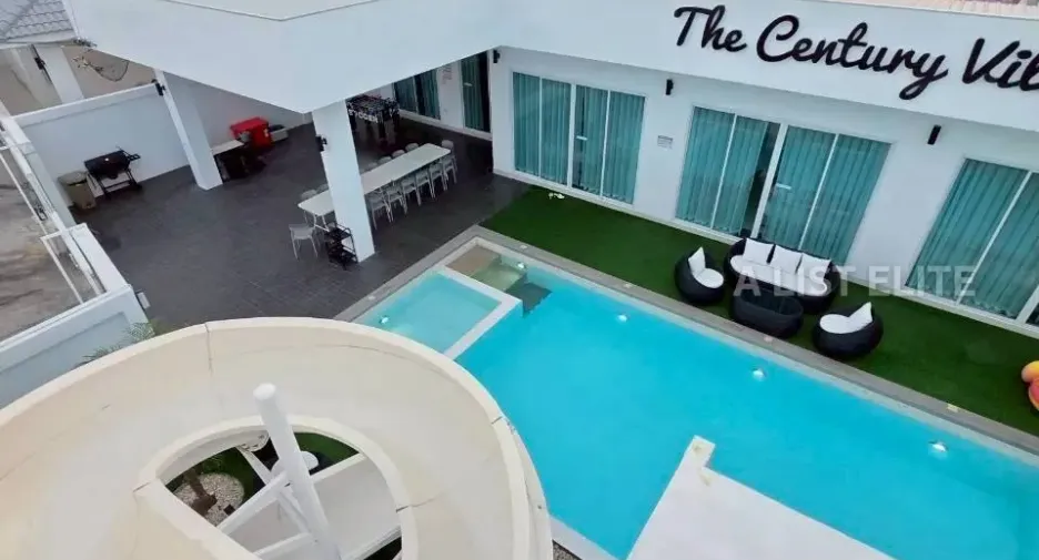 Casa en alquiler de 5 habitaciones en Bang Lamung, Chonburi