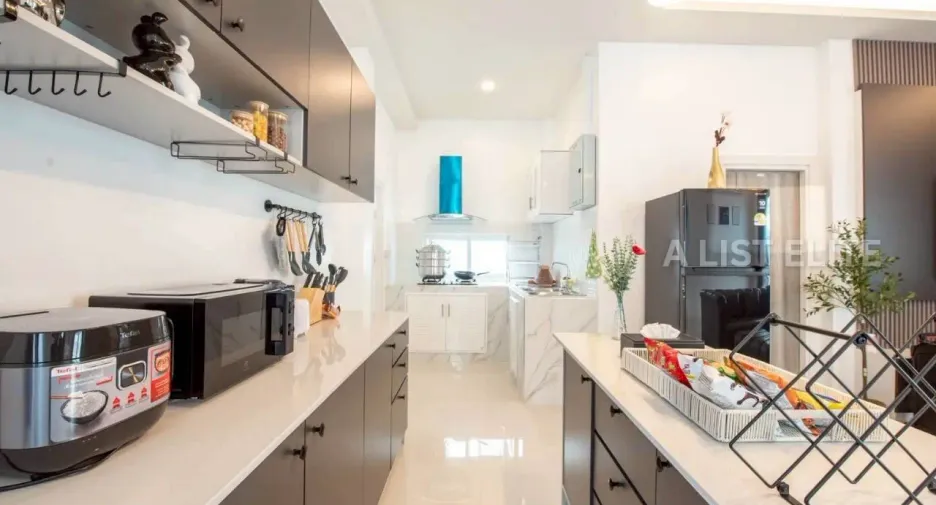 Casa en alquiler de 5 habitaciones en Bang Lamung, Chonburi