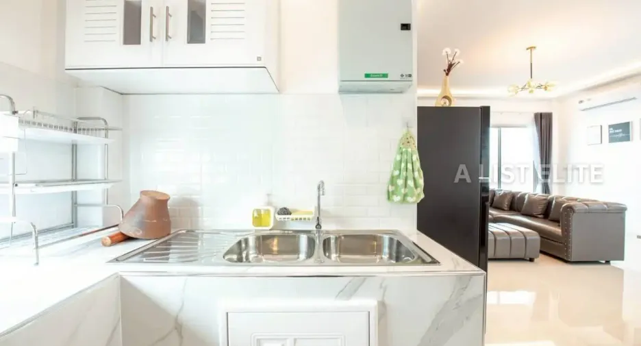 Casa en alquiler de 5 habitaciones en Bang Lamung, Chonburi