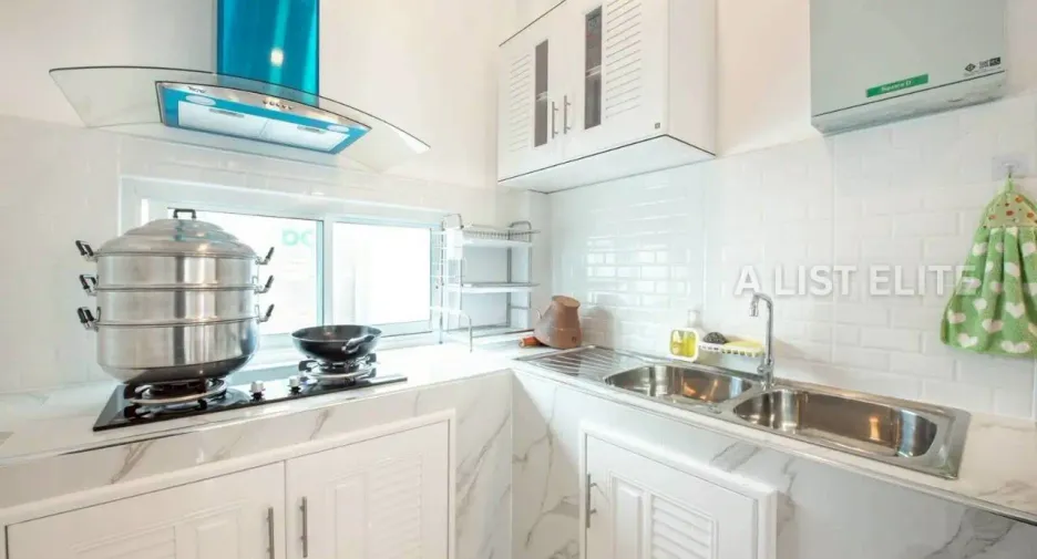 Casa en alquiler de 5 habitaciones en Bang Lamung, Chonburi