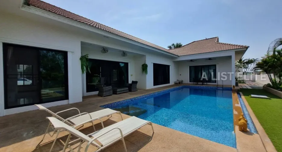For sale 4 ベッドルーム house in Bang Lamung, Chonburi