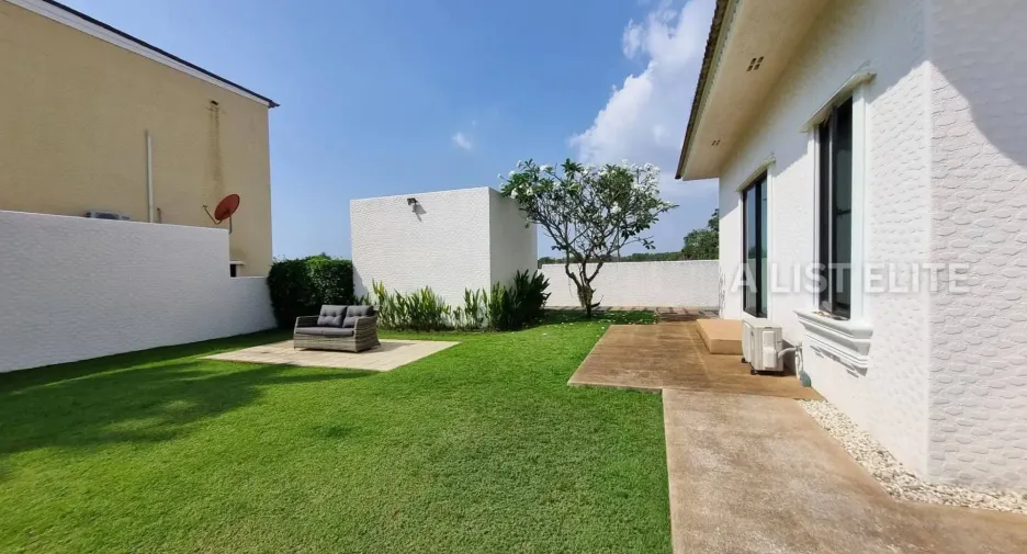 For sale 4 ベッドルーム house in Bang Lamung, Chonburi