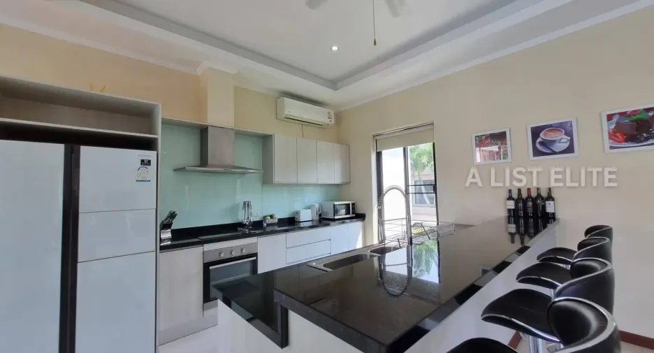 For sale 4 ベッドルーム house in Bang Lamung, Chonburi