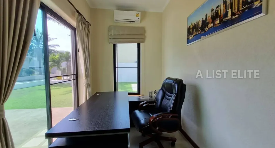 For sale 4 ベッドルーム house in Bang Lamung, Chonburi