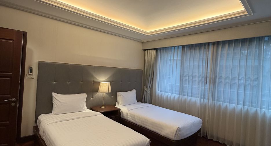 For rent 2 bedrooms condo in Pathum Wan, Bangkok