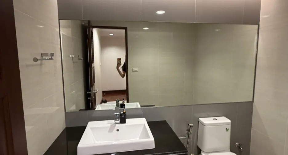 For rent 2 bedrooms condo in Pathum Wan, Bangkok