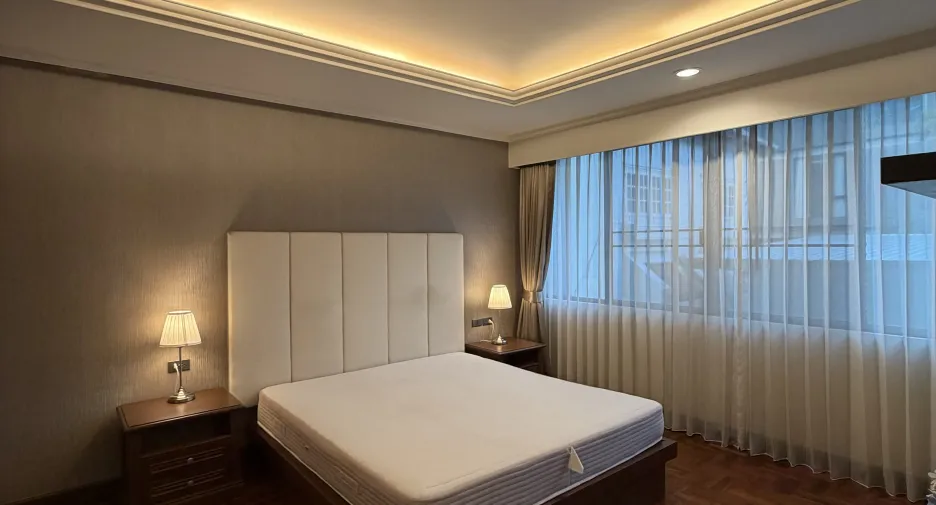For rent 2 bedrooms condo in Pathum Wan, Bangkok