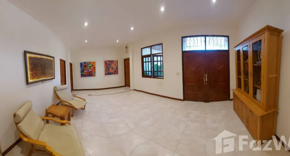 Casa en venta de 3 habitaciones en Prasat, Surin