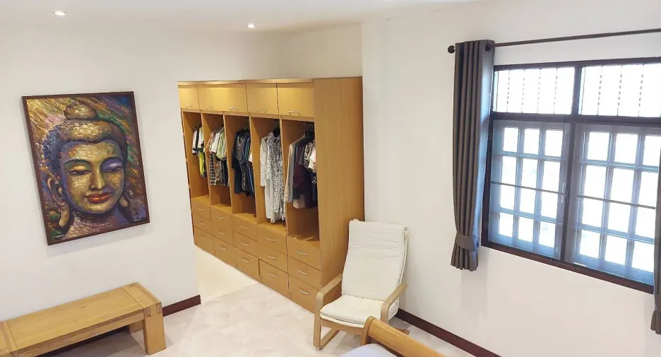 Casa en venta de 3 habitaciones en Prasat, Surin