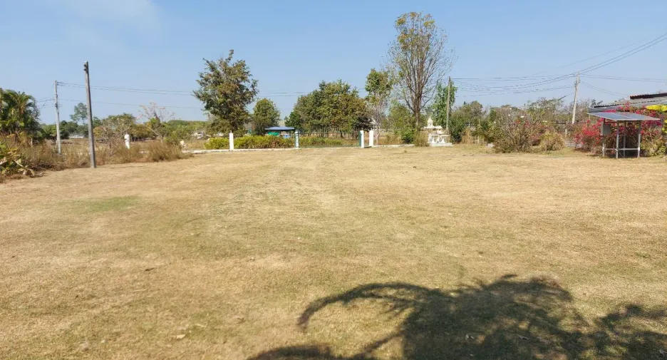 Casa en venta de 3 habitaciones en Prasat, Surin