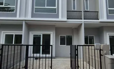 À louer 2 chambres maison de ville à Bang Kruai, Nonthaburi