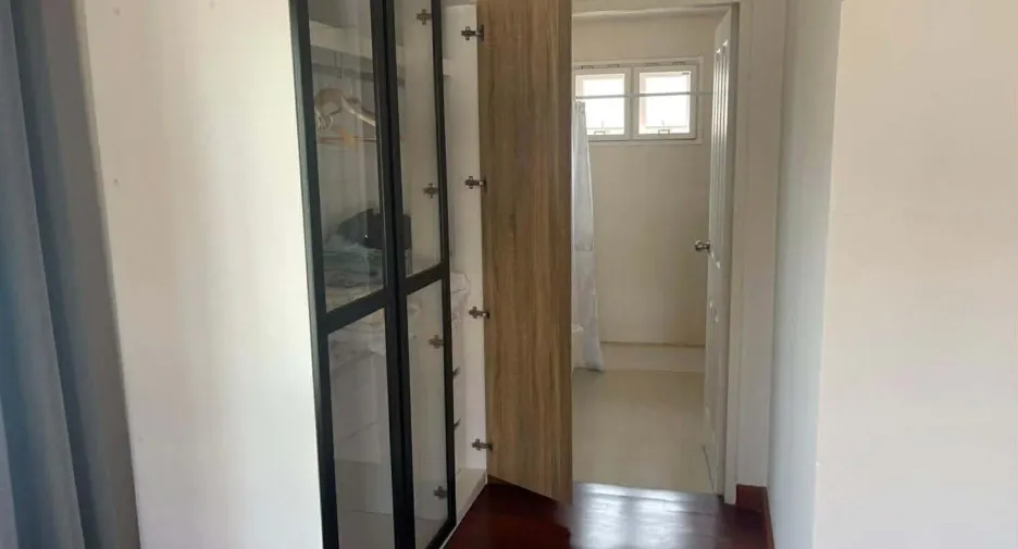 For rent 4 bedrooms house in Mueang Nonthaburi, Nonthaburi