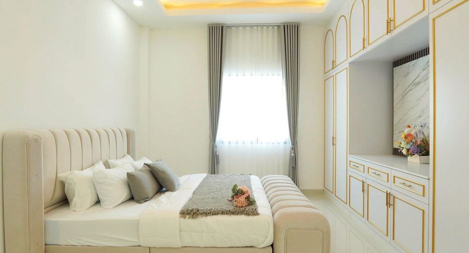 For sale 4 bedrooms house in Bang Lamung, Chonburi