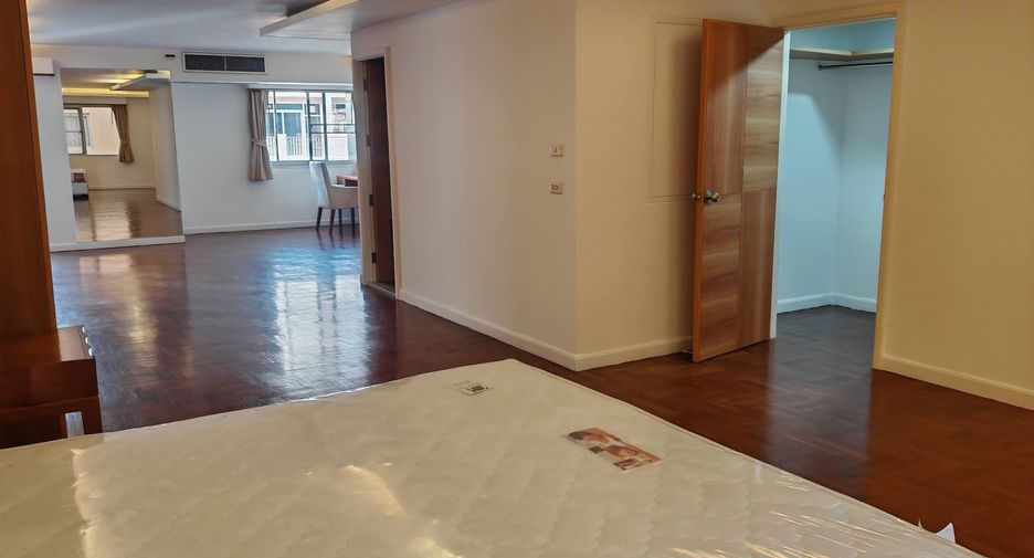 For rent 2 bedrooms apartment in Yan Nawa, Bangkok