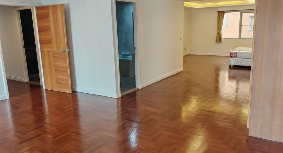 For rent 2 bedrooms apartment in Yan Nawa, Bangkok