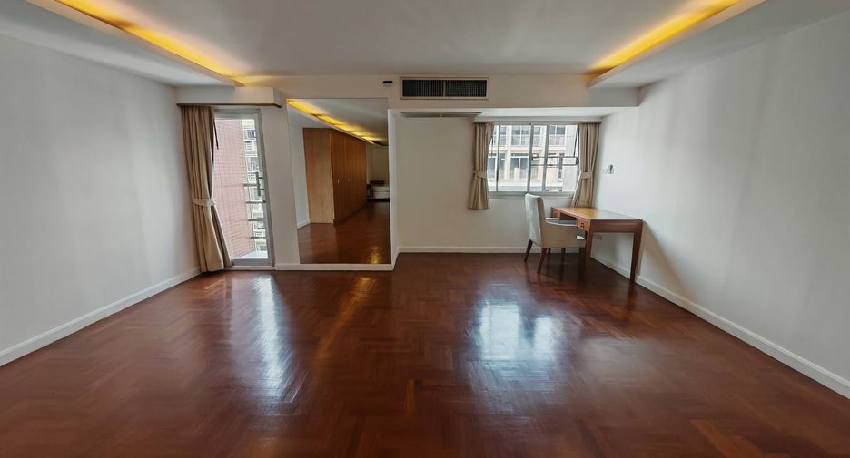 For rent 2 bedrooms apartment in Yan Nawa, Bangkok
