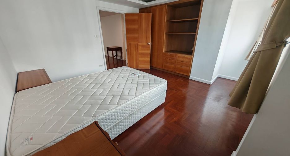 For rent 2 bedrooms apartment in Yan Nawa, Bangkok