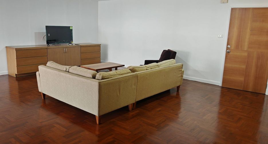 For rent 2 bedrooms apartment in Yan Nawa, Bangkok