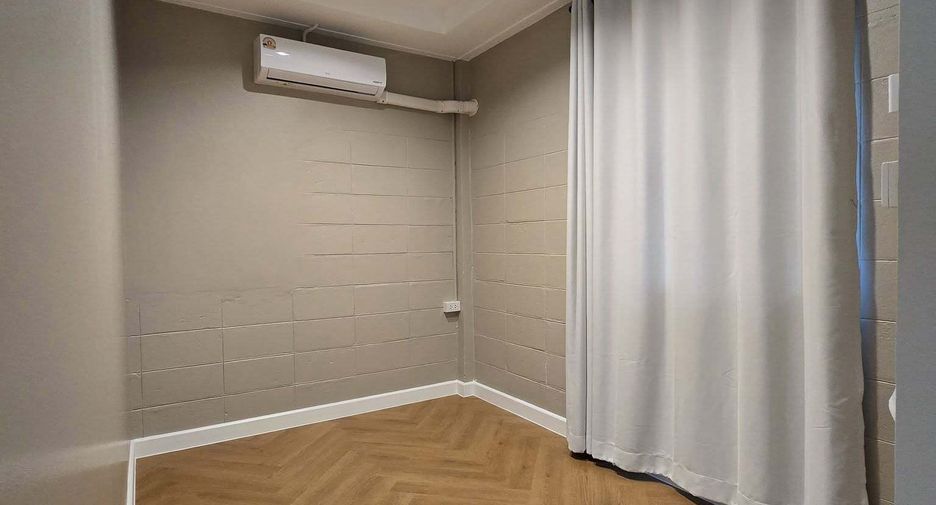 For rent 3 bedrooms house in Bang Kapi, Bangkok