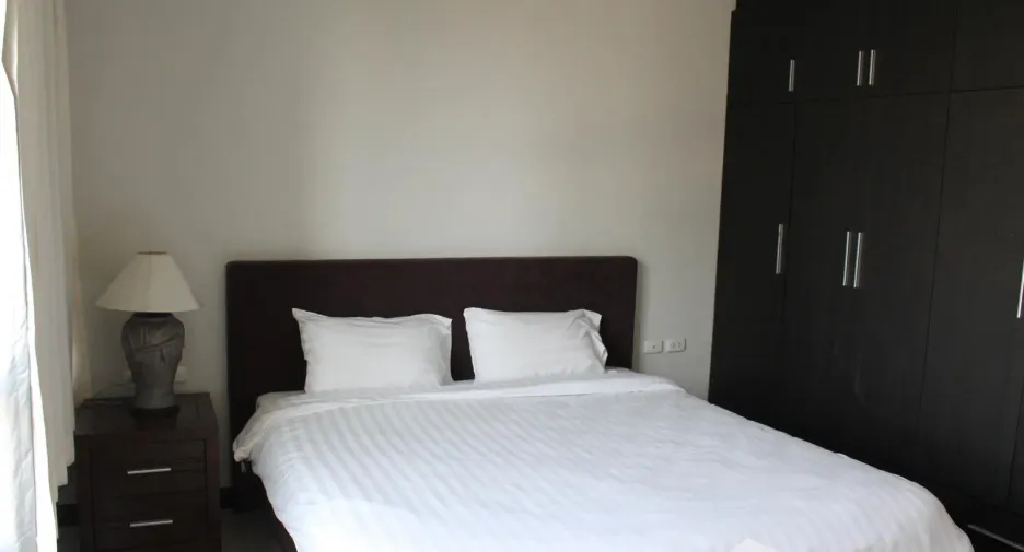 For rent 4 bedrooms apartment in Sathon, Bangkok