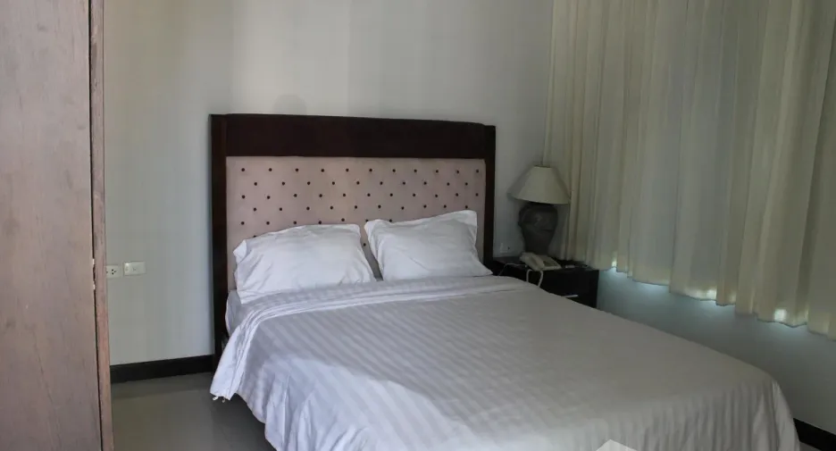 For rent 4 bedrooms apartment in Sathon, Bangkok
